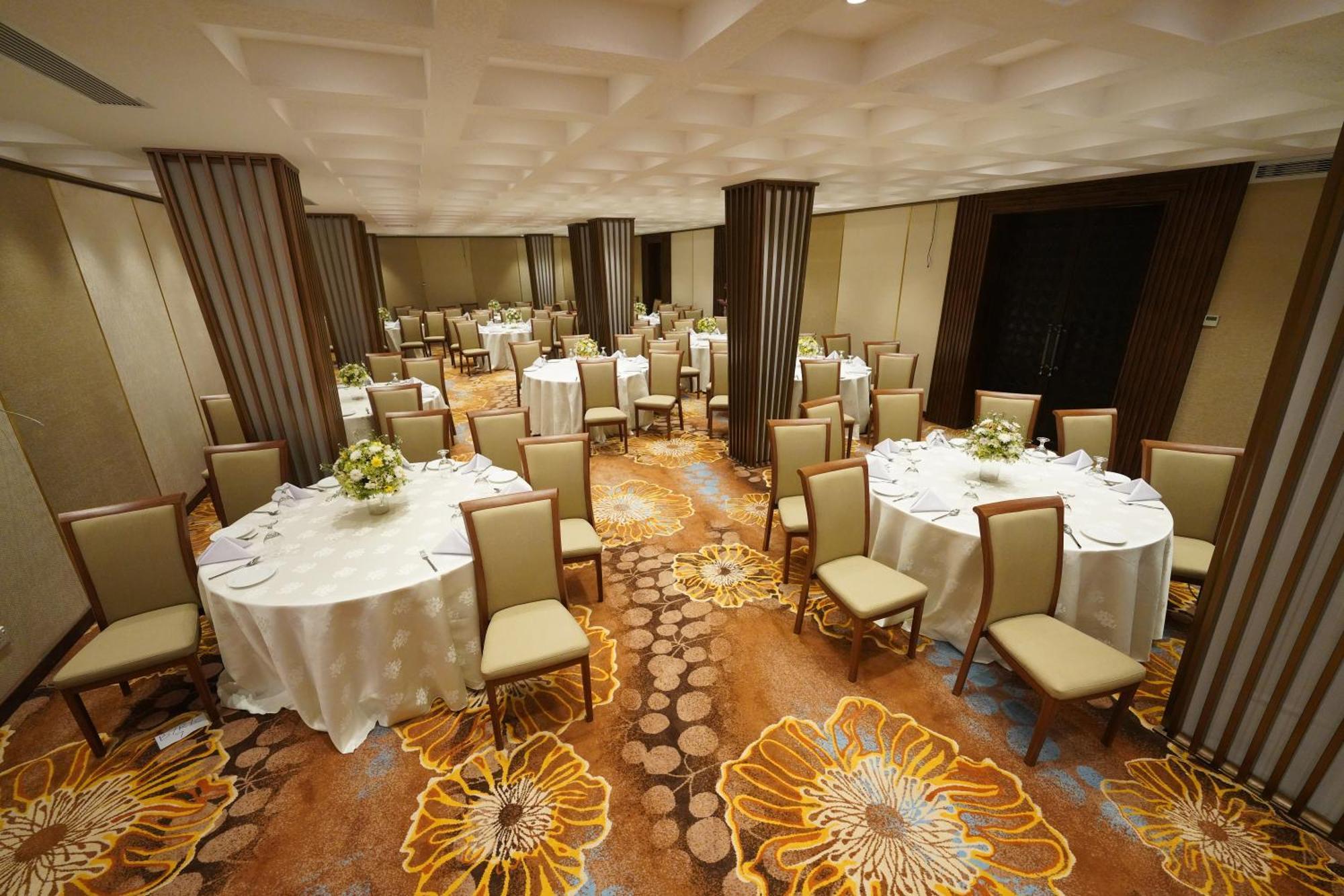 רטנאפורה Hotel Grand Amanee מראה חיצוני תמונה