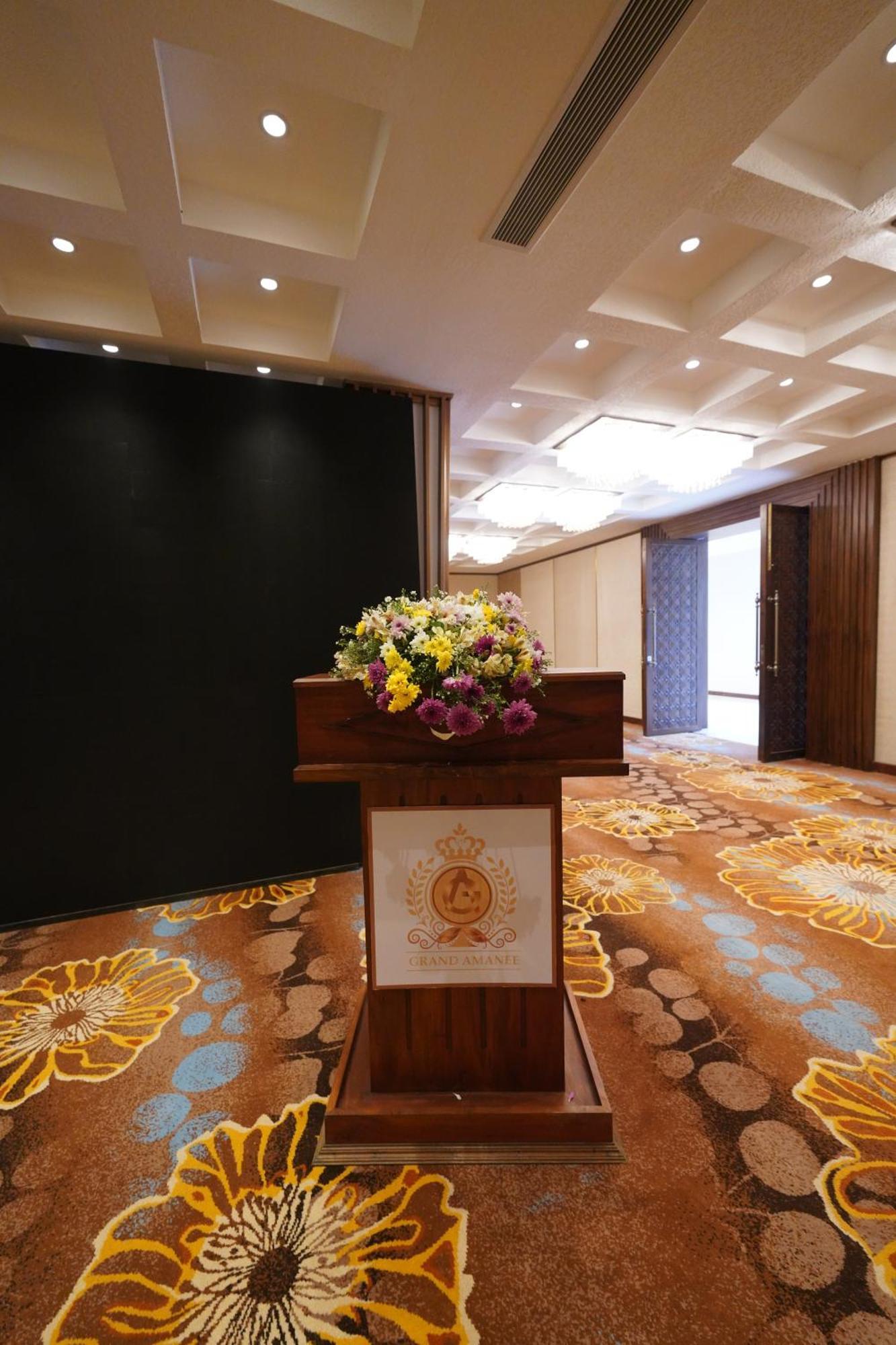 רטנאפורה Hotel Grand Amanee מראה חיצוני תמונה