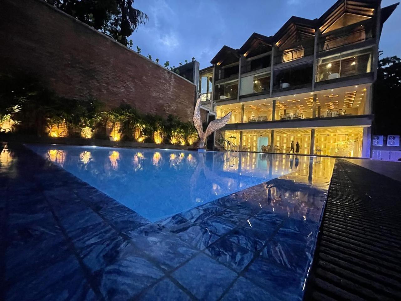 רטנאפורה Hotel Grand Amanee מראה חיצוני תמונה