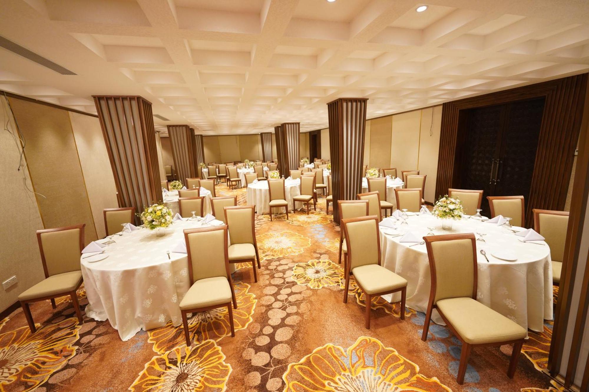 רטנאפורה Hotel Grand Amanee מראה חיצוני תמונה