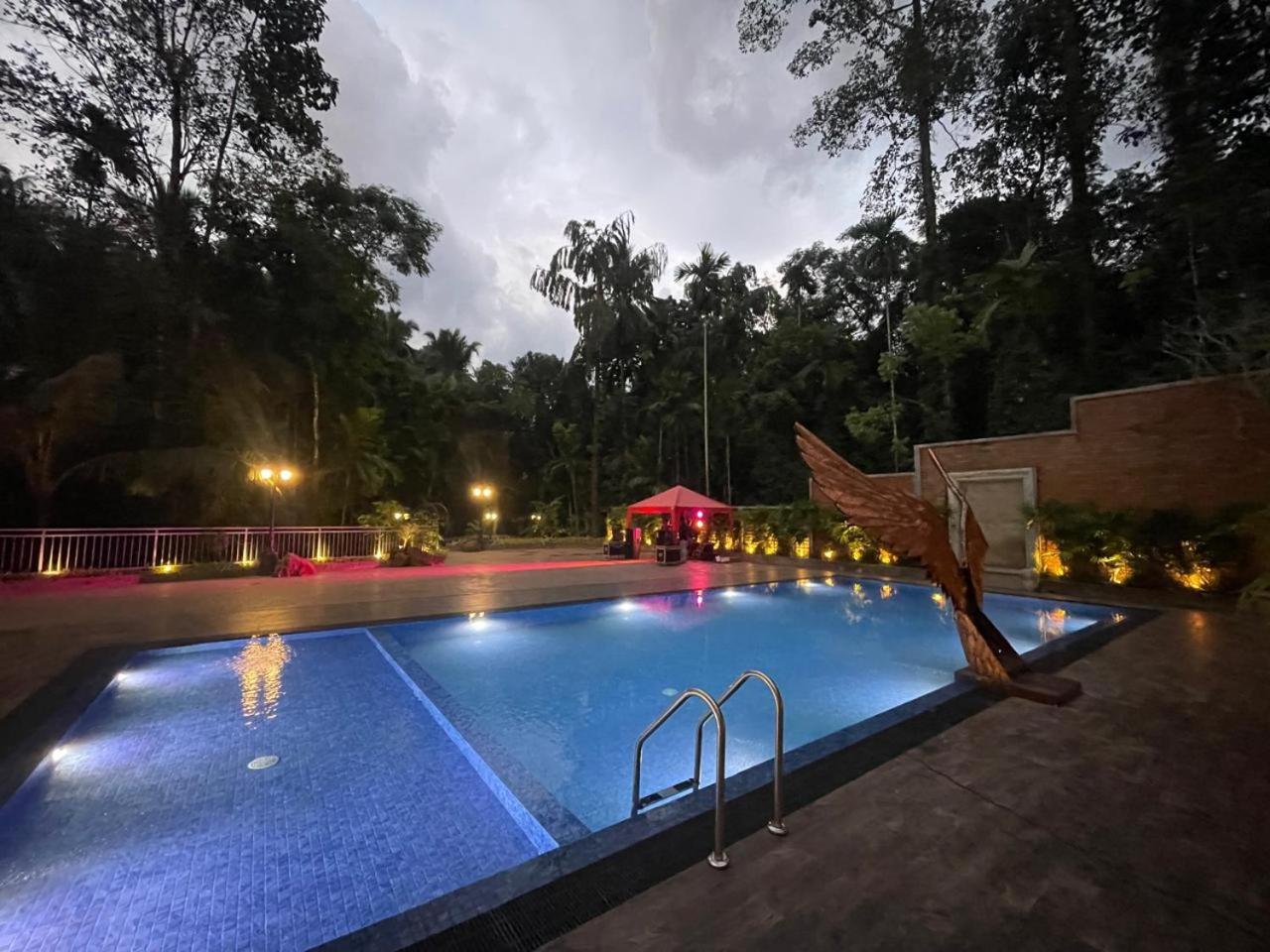 רטנאפורה Hotel Grand Amanee מראה חיצוני תמונה